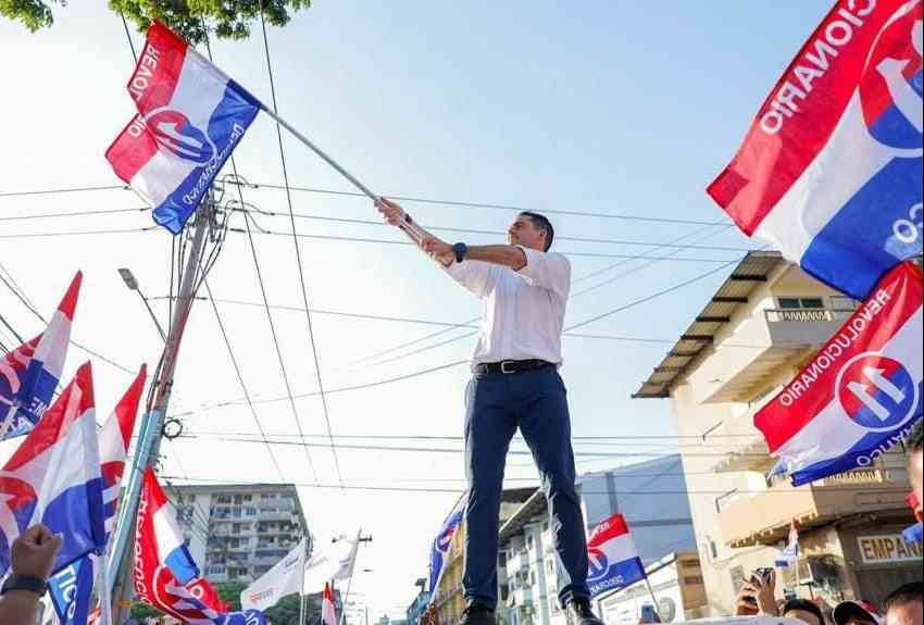 Gaby Carrizo Oficializa Candidatura Presidencial Ante M S De Mil